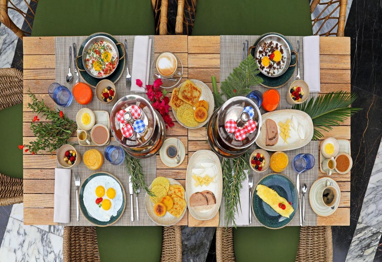 Hotel Jadali & Spa 마라케시 외부 사진 A typical breakfast table