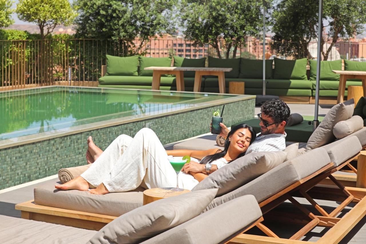 Hotel Jadali & Spa 마라케시 외부 사진 The swimming pool at the hotel